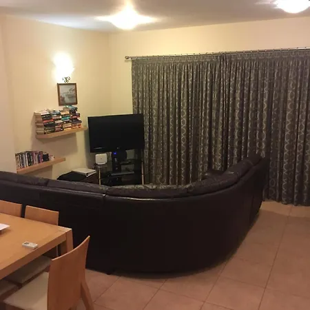 Exclusive Luxury 2 Bedroom Townhouse, Fully Air Conditioned With Large Pool *