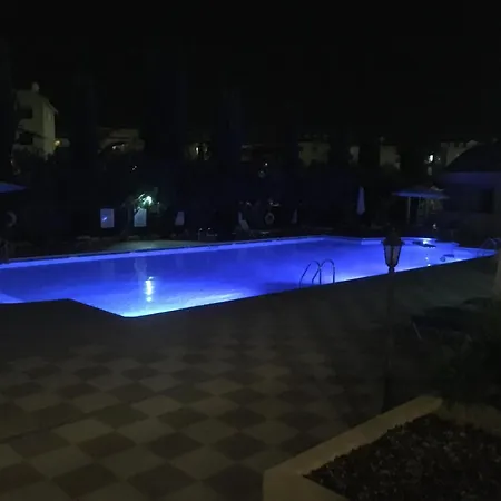 Vakantiehuis Exclusive Luxury 2 Bedroom Townhouse, Fully Air Conditioned With Large Pool *